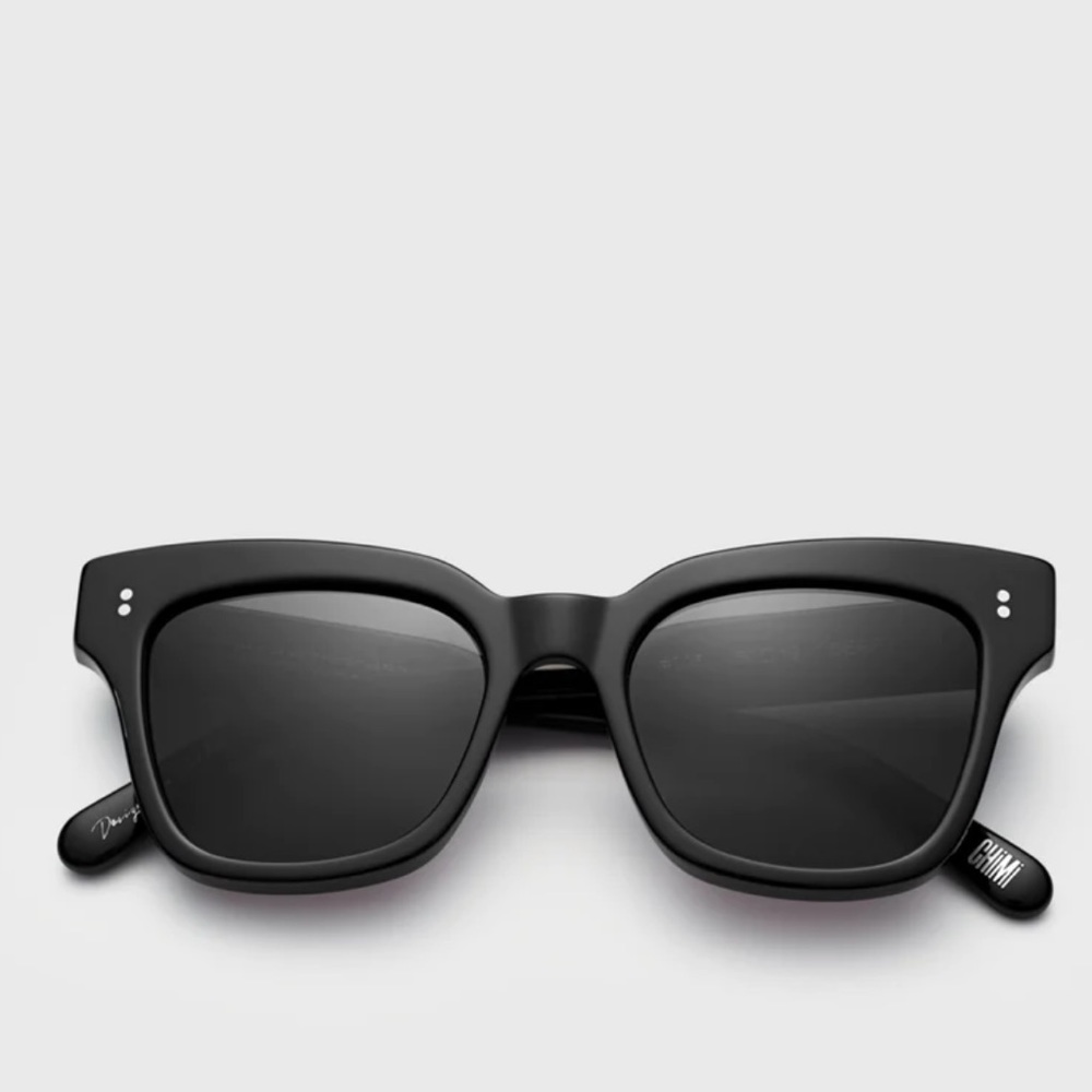 Chimi Sunglasses. 100% UVA protection. Measures 40-22-152